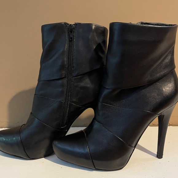 Black leather booties - Picture 5 of 5